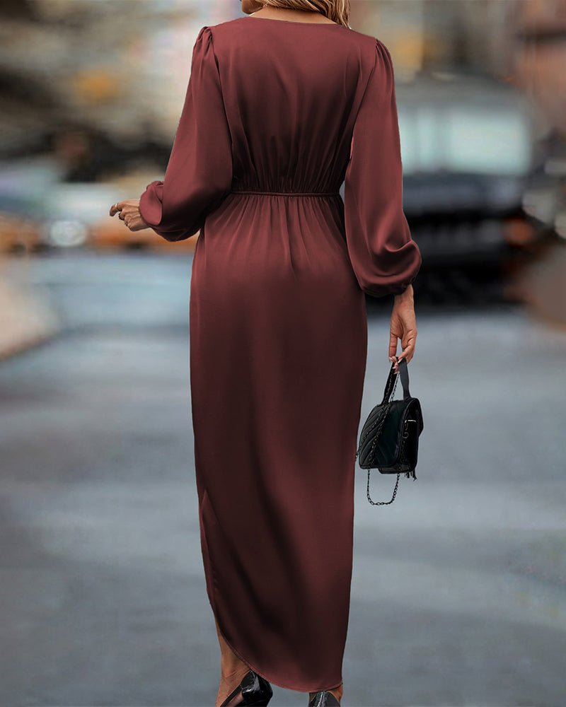 Leona – Elegant kjole med V-hals og puffermer