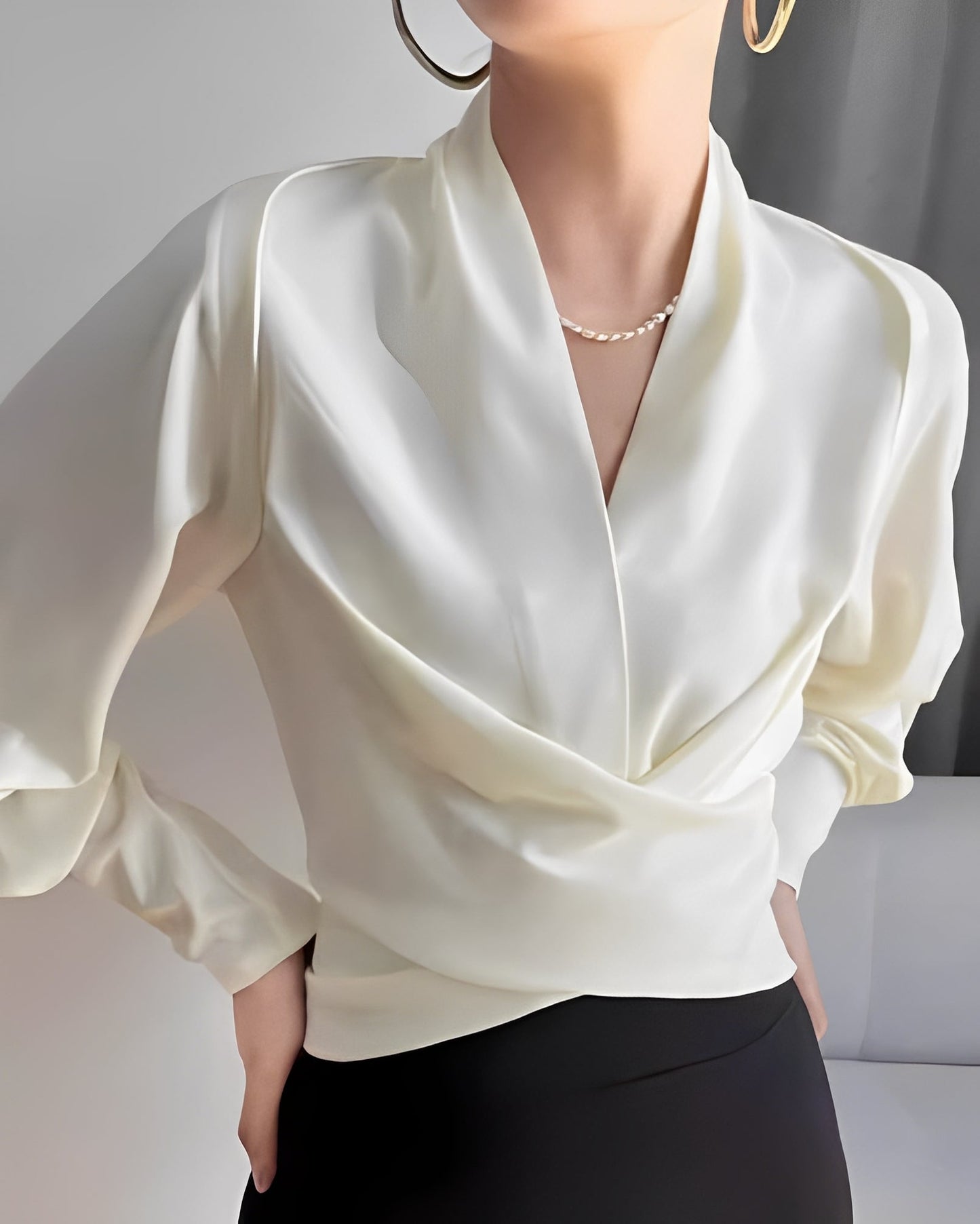 Annora - Stilig langermet satengbluse for kvinner
