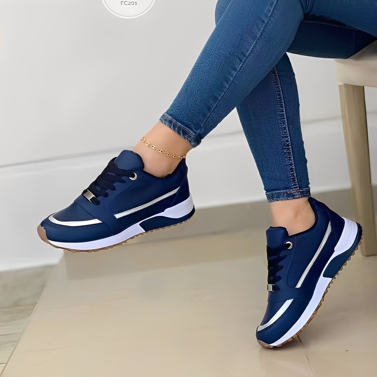 Xanthia - Stilige flate sneakers for kvinner