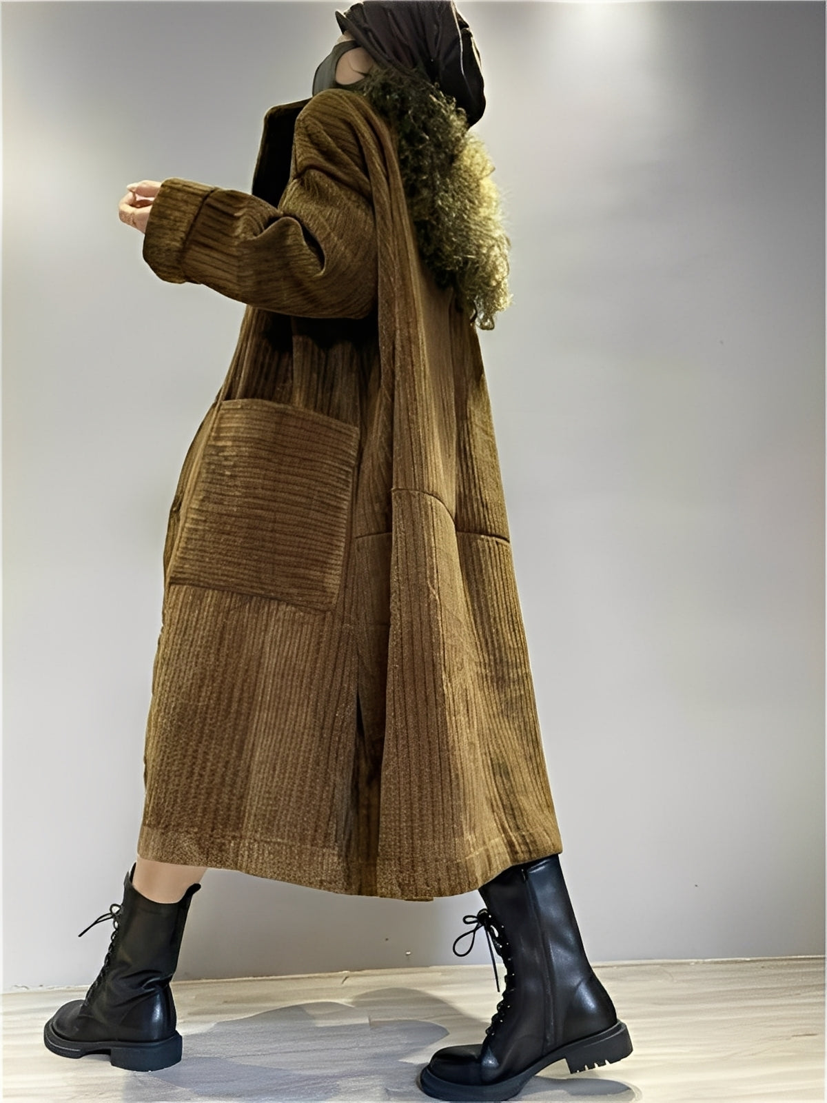 Alethea - Lang cordjakke med lommer for kvinner