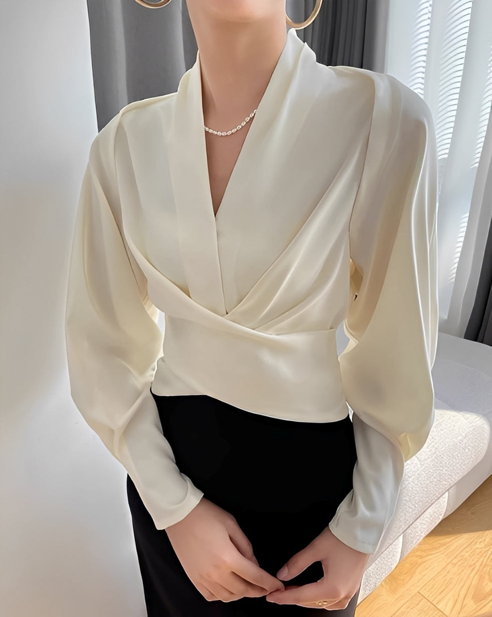 Annora - Stilig langermet satengbluse for kvinner