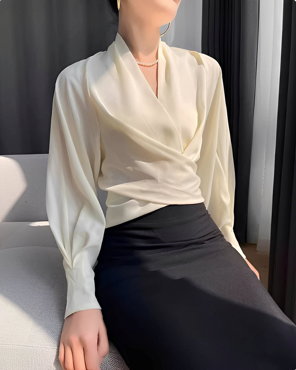 Annora - Stilig langermet satengbluse for kvinner