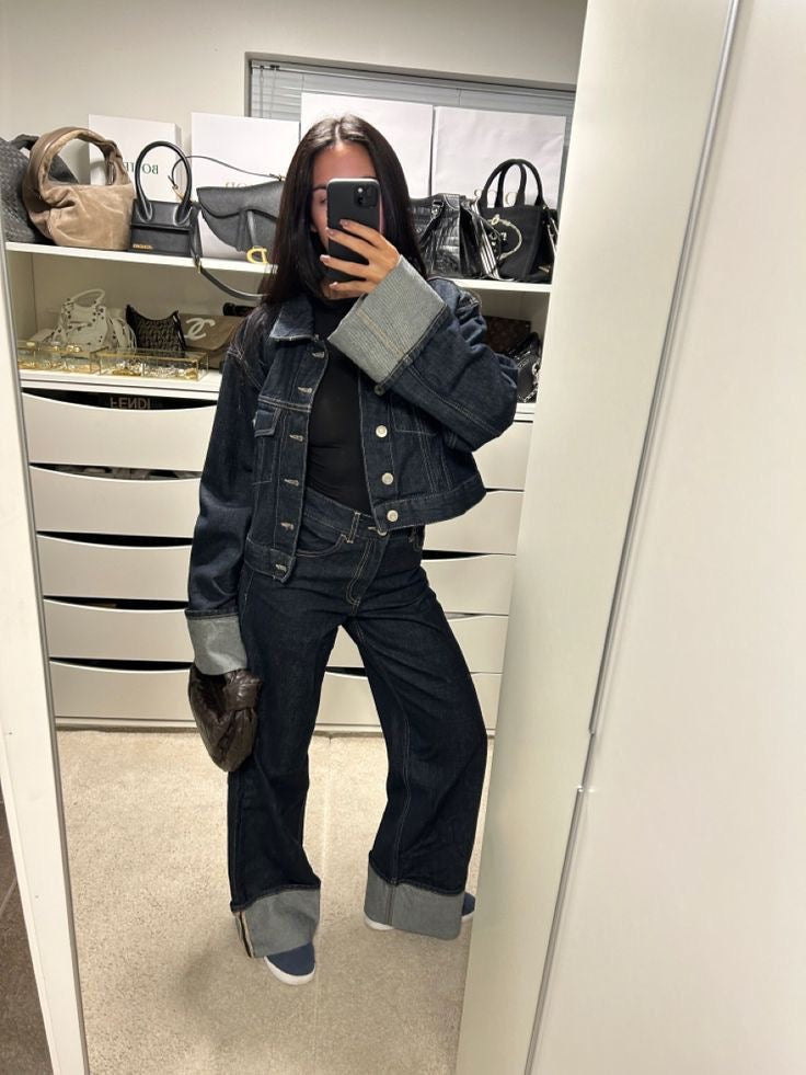 Clara – Denimsett med Truckerjakke & Høyt Liv Jeans