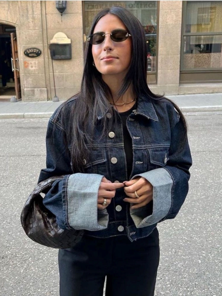 Clara – Denimsett med Truckerjakke & Høyt Liv Jeans