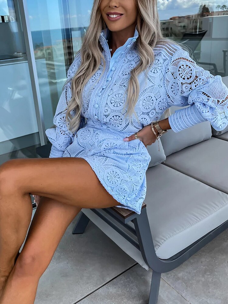 Aurora – Sett i Blonder med Elegant Bluse og Shorts