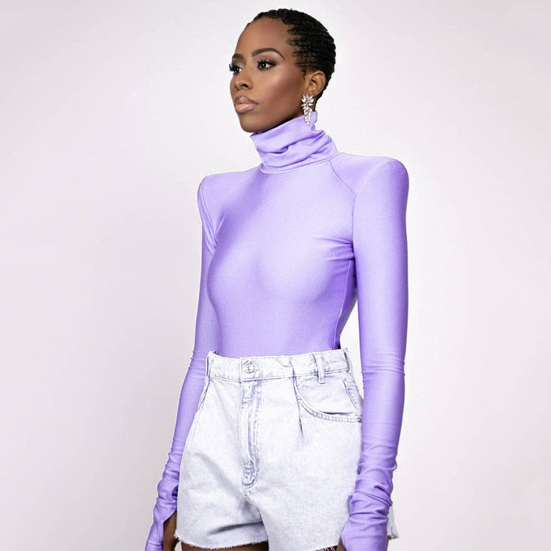 Ksenia – Rullekrage-bodysuit med skulderputer