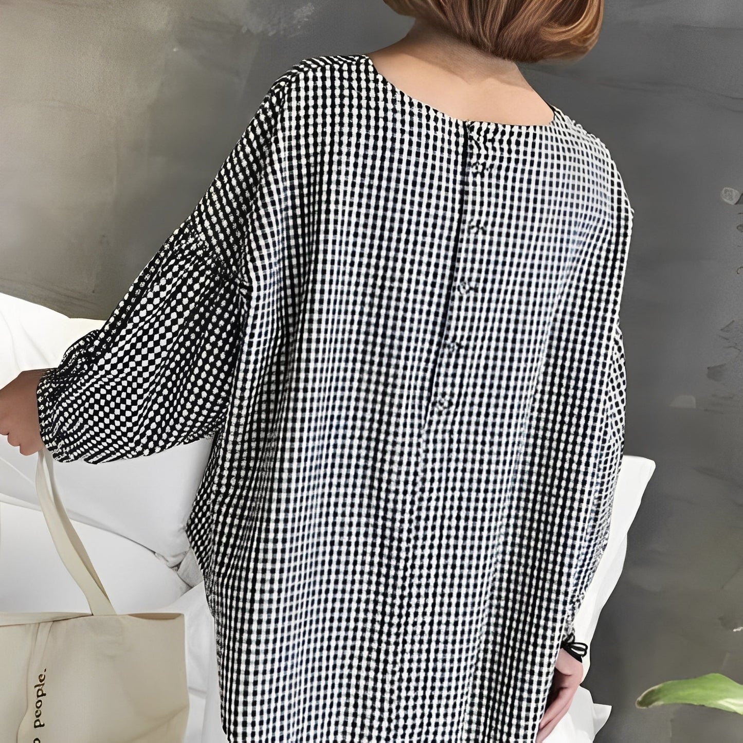 Tahlia - Tilfeldig rutete damebluse med asymmetrisk stil
