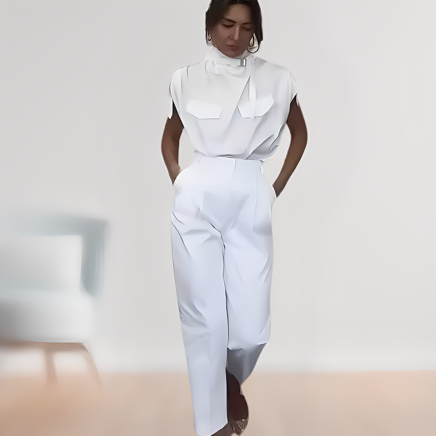 Leona – Stilig ermeløs overall