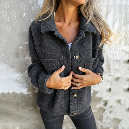 Eleanor - Moderne ulljakke med slag for damer