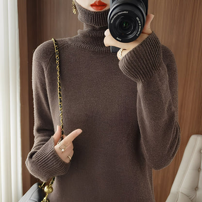 Kaycee - Moteriktig strikkegenser med pologenser for damer