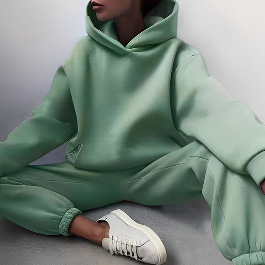 Wenona - Behagelig fritidssett med hette for damer