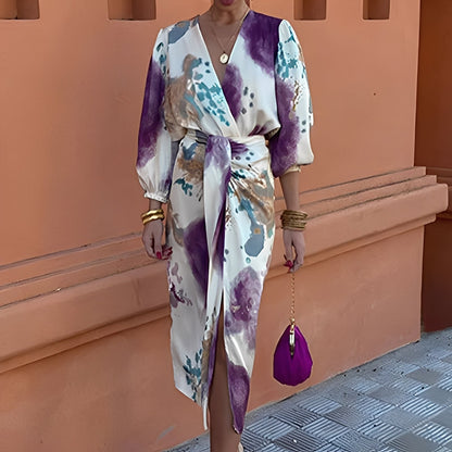 Éva - Elegant kjole med V-hals for kvinner