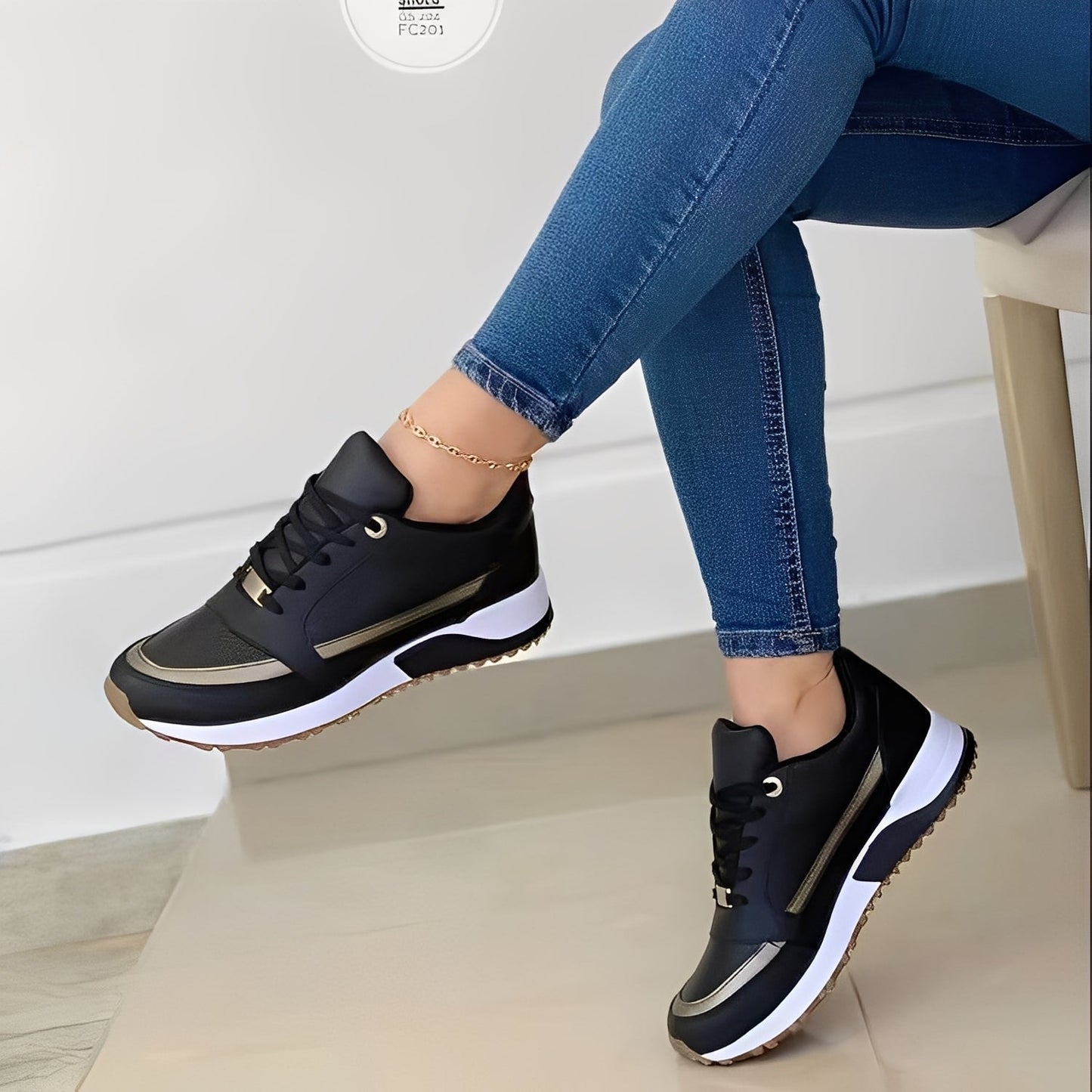 Xanthia - Stilige flate sneakers for kvinner
