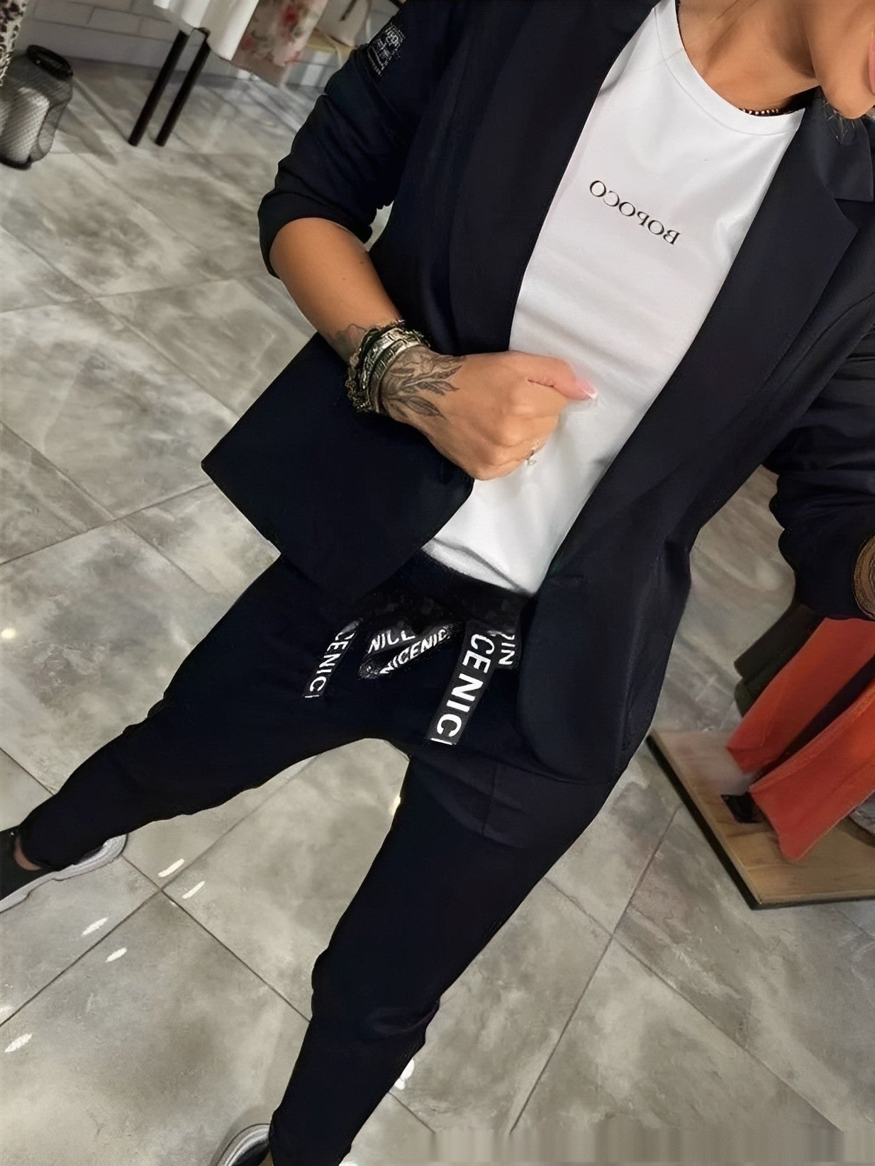 Kassandra - Elegant fritidssett for kvinner