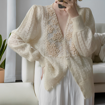 Jolie - Fin strikket genser med perlemorsknapper