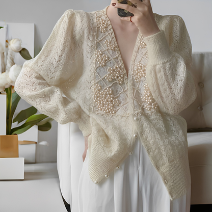 Jolie - Fin strikket genser med perlemorsknapper