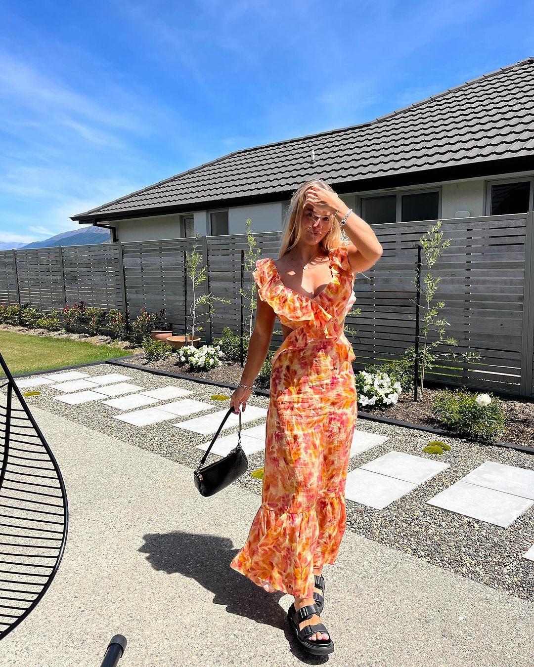 Isolde – Tilpasset Blomstrete Kjole