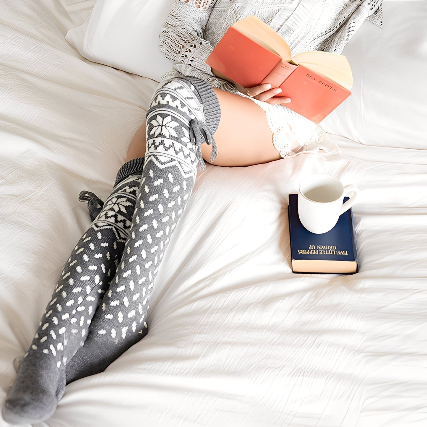 Corinne - Stilfulle jule-ullstrømper for damer