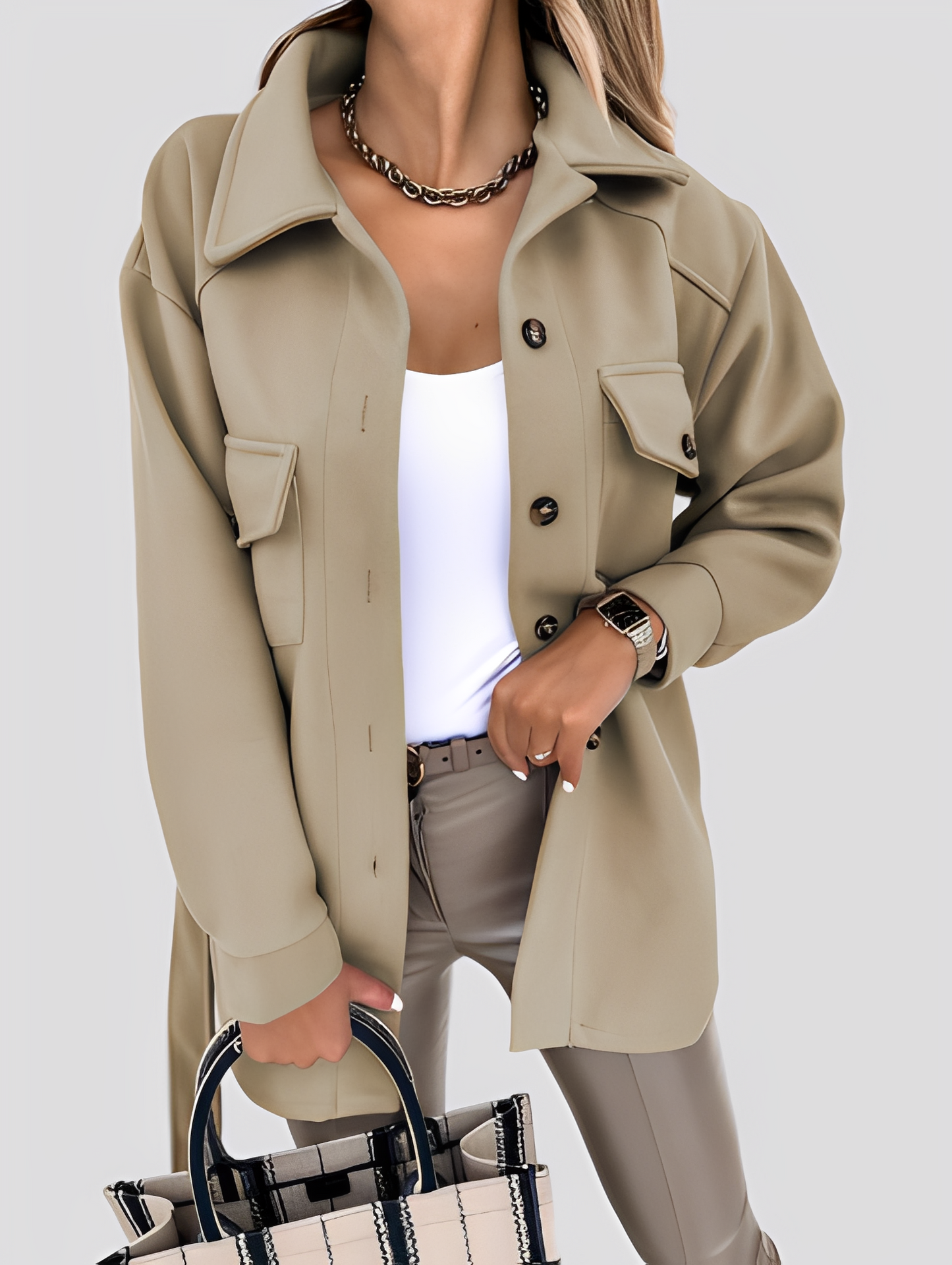 Tiffanie - Moderne, lette ulljakke med reverskrage for damer