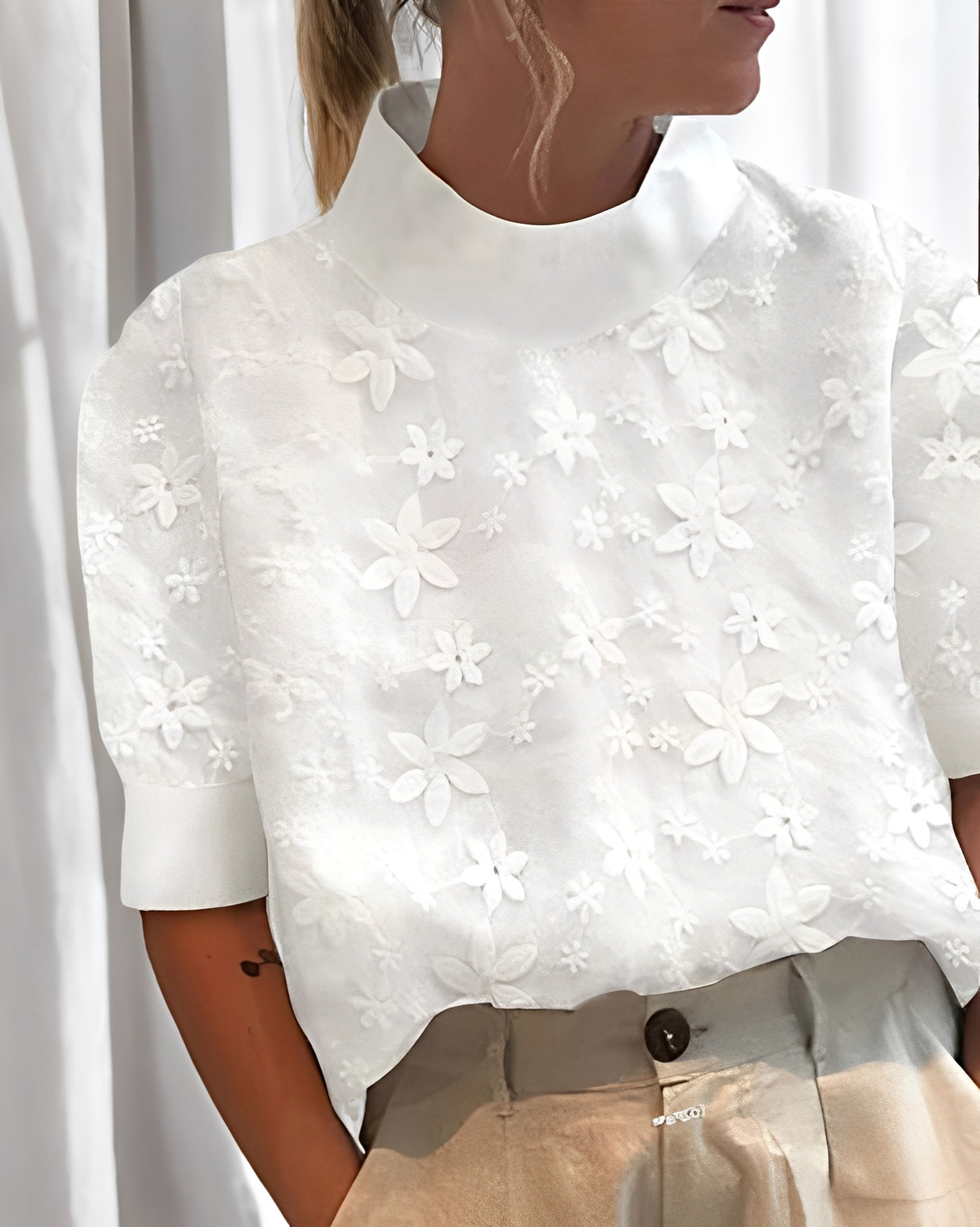 Julia - Stilig brodert bluse med stående krage for kvinner