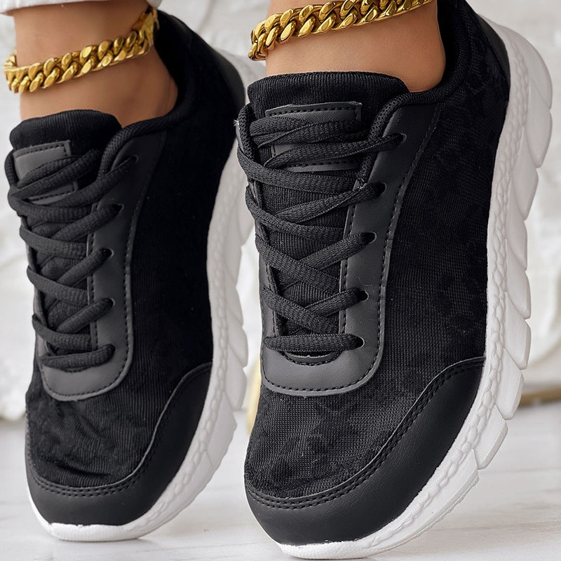Charlee - Stilige, pustende damesneakers