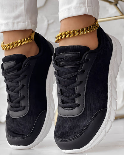 Elisabeth - Tilfeldige, pustende sneakers med blomstermønster for damer