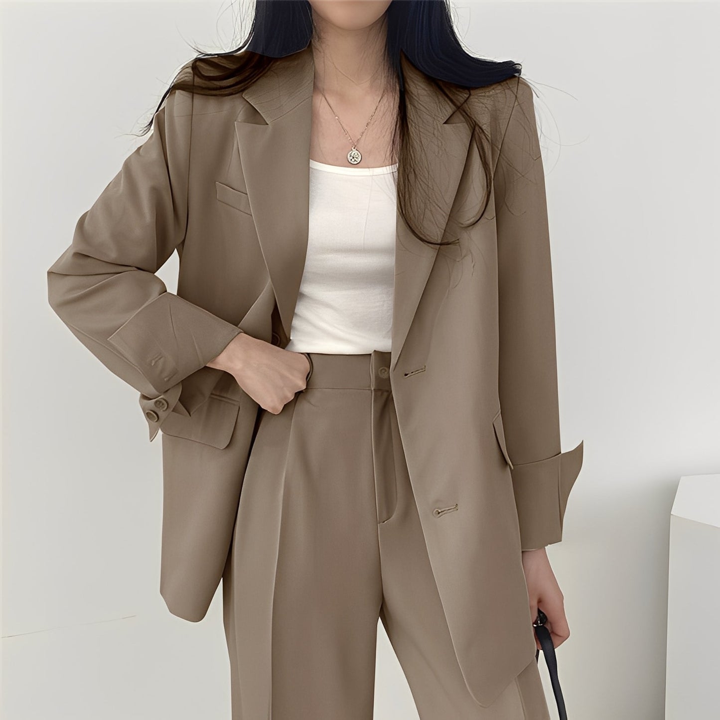 Alethea - Elegante sett med løs blazer og bukse for damer