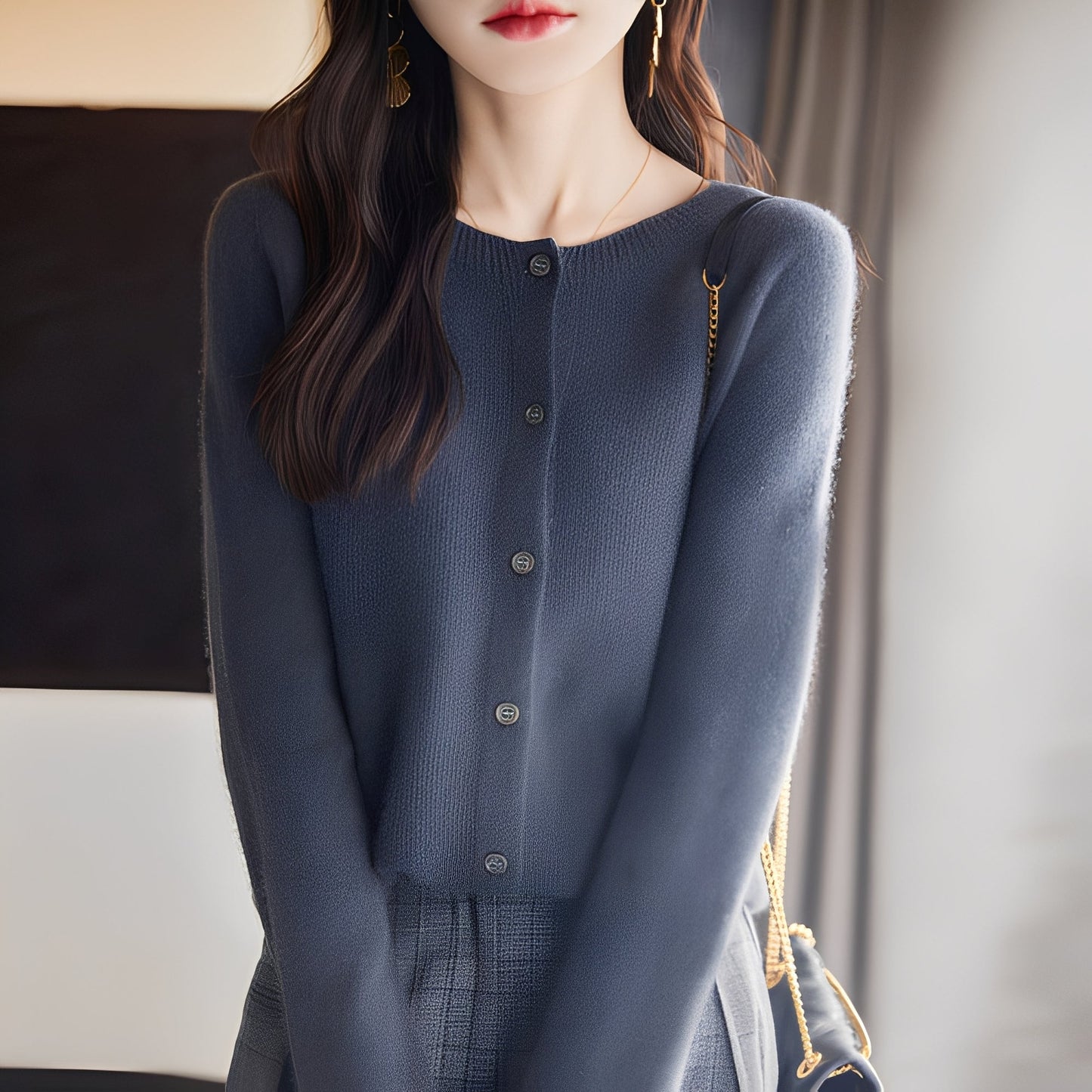 Haydée - Elegant kneppet cardigan for kvinner