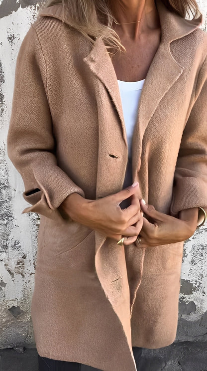 Meridith - Stilig lang frakk med slag for damer