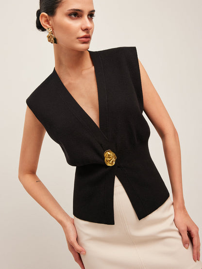 Annalena – V-U-snitt med knapper strikkvest