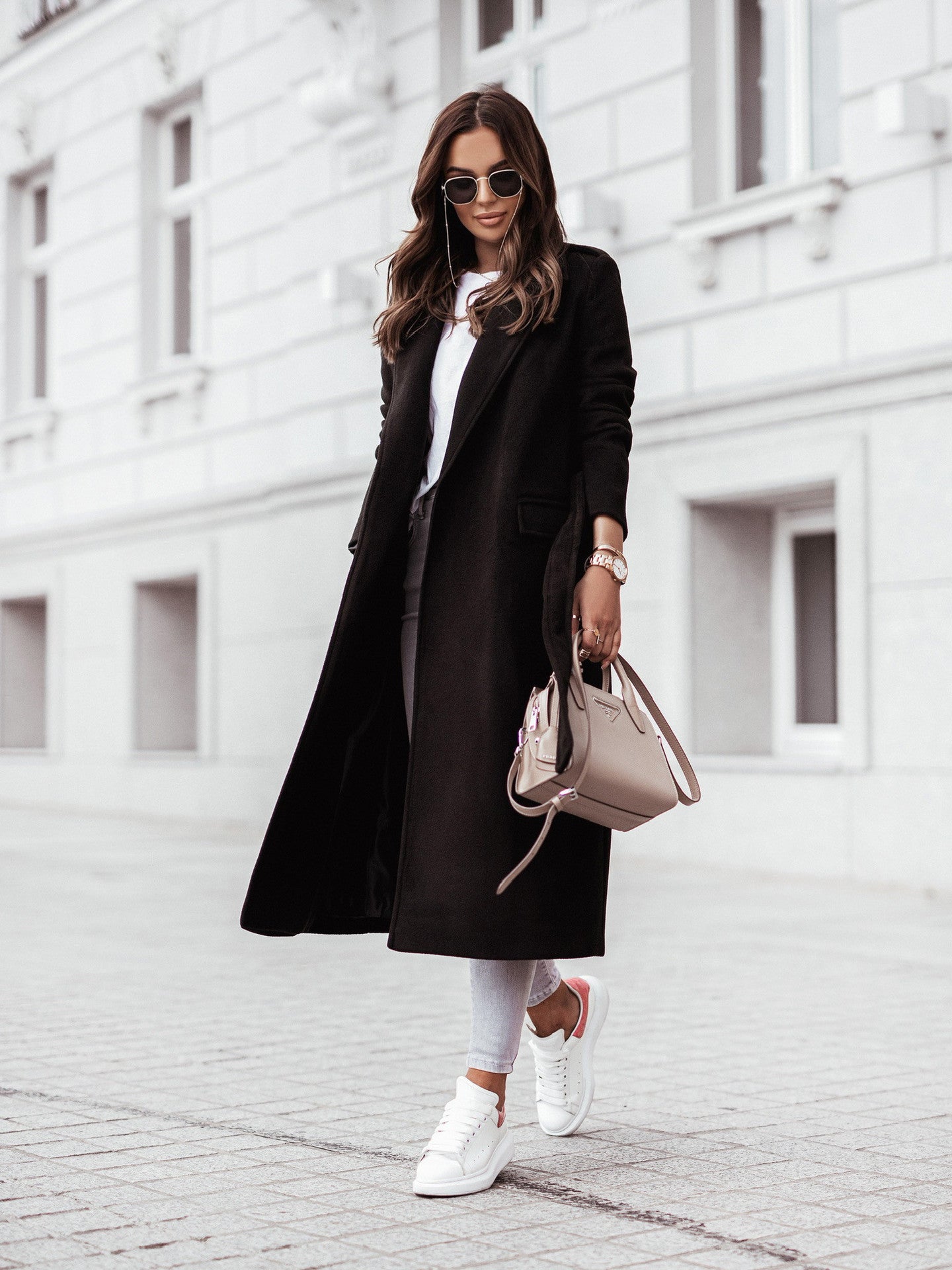 Sofia – Mantel med Taillengurtel