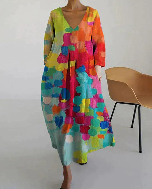 Noemi – Løs Kjole med Kunstnerisk Trykk