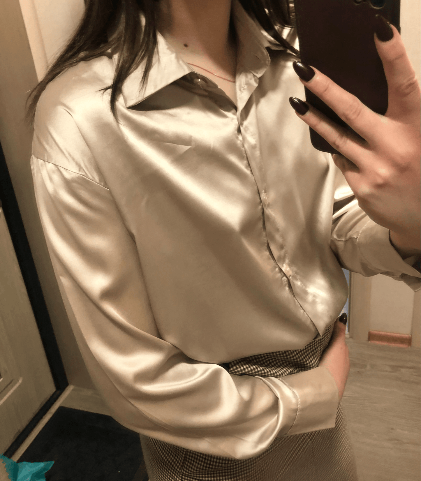 Magnolia – Satengbluse med knapper