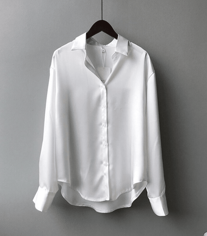 Magnolia – Satengbluse med knapper