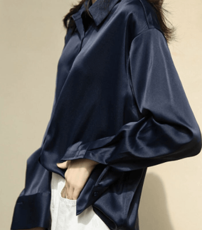 Magnolia – Satengbluse med knapper