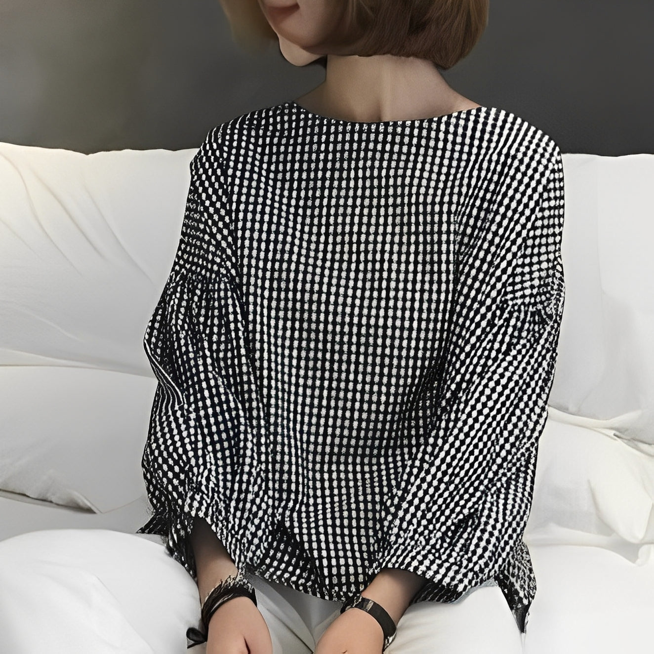 Tahlia - Tilfeldig rutete damebluse med asymmetrisk stil