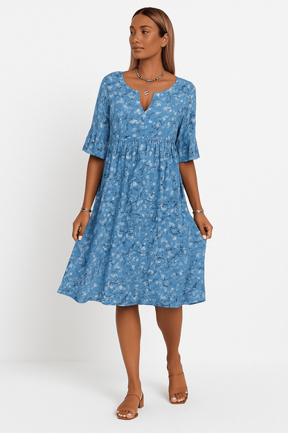Annalena – Blomstrete kjole i feminin stil
